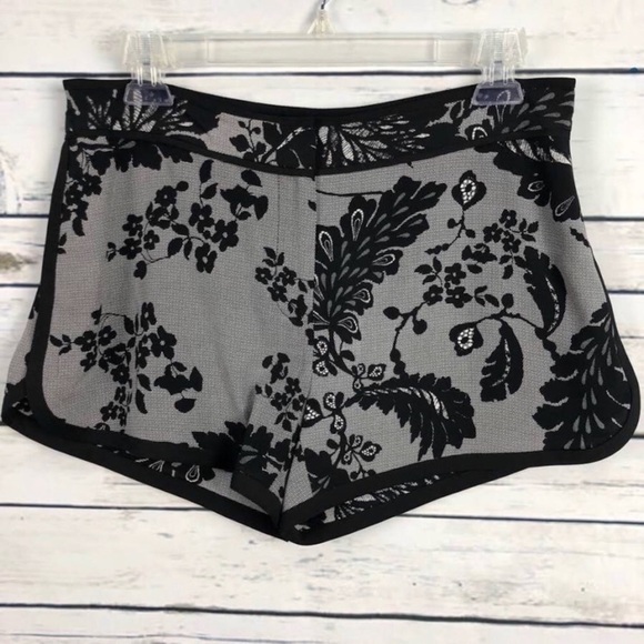 NWT Diane Von Furstenberg DVF Lace Print Silk Short Plus Size 14 - Picture 3 of 7